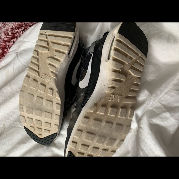 Size 8 Nike Sneakers - Picture 2 of 8
